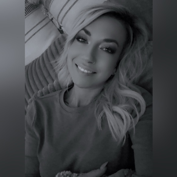 Meet your Posher, Tiffany - Picture 7 of 16